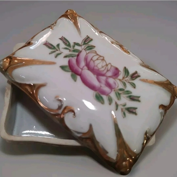 Occupied Japan Hand Painted Lotus Flower Lidded Trinket Box, Pink W/Gold Trim 4" - Picture 1 of 10